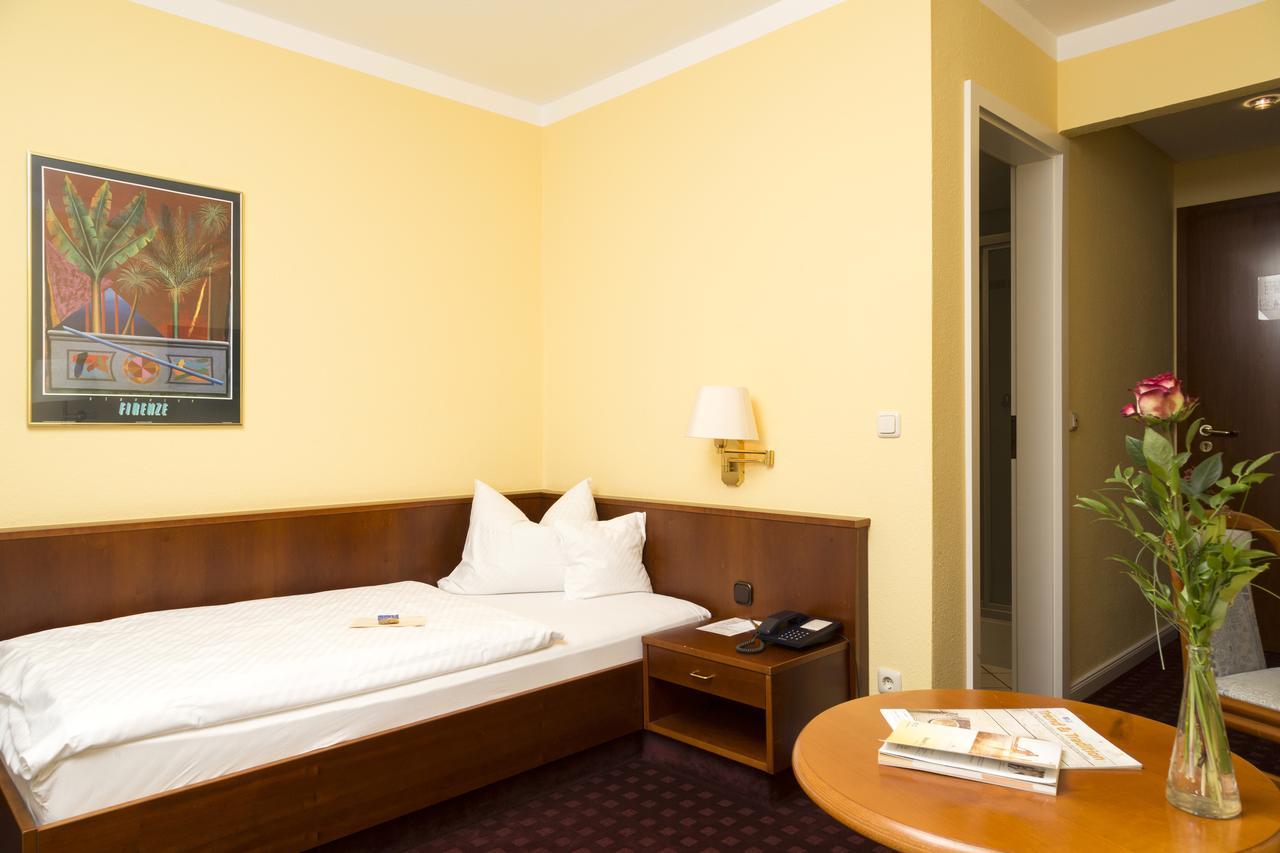 Ringhotel Residenz Wittmund Esterno foto