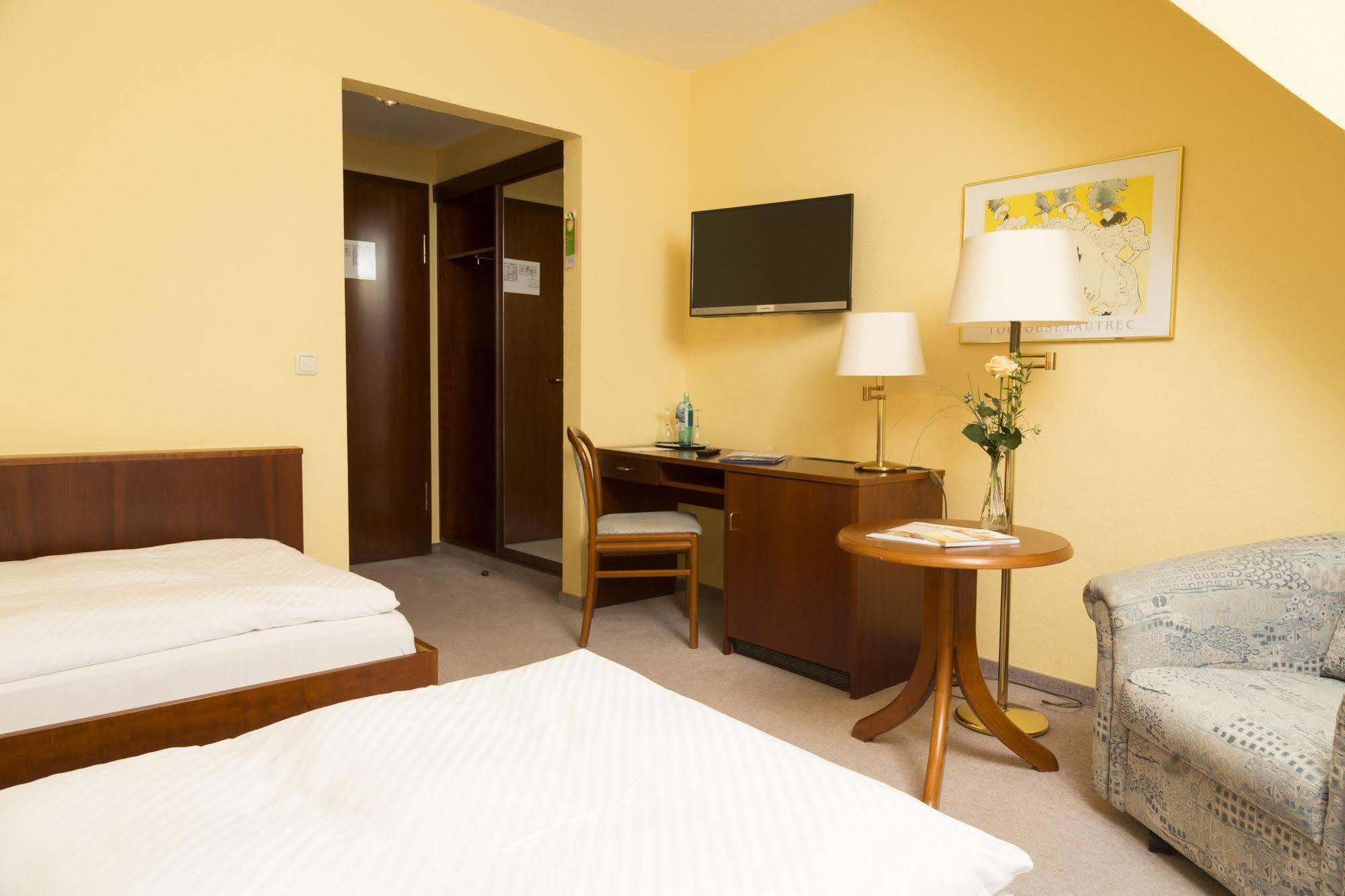 Ringhotel Residenz Wittmund Esterno foto